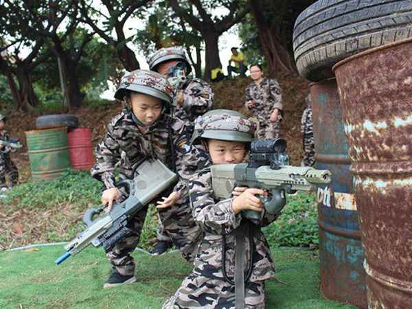 ”親子互動，快樂游戲“虎英小學(xué)二（3）班親子活動—大勝團隊